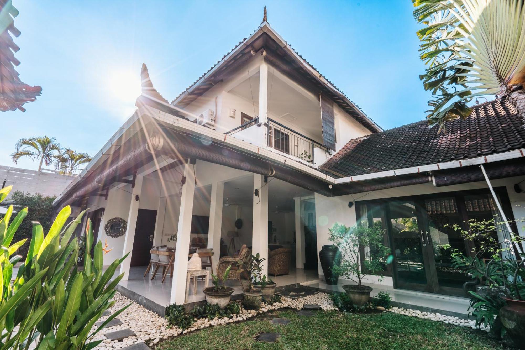 Sari Temuku Villa Seminyak  Exterior photo
